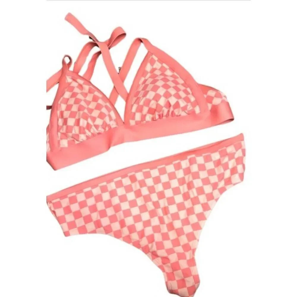 Kona Sol pink and white checkerboard print bikini. 1X bottoms 2X top